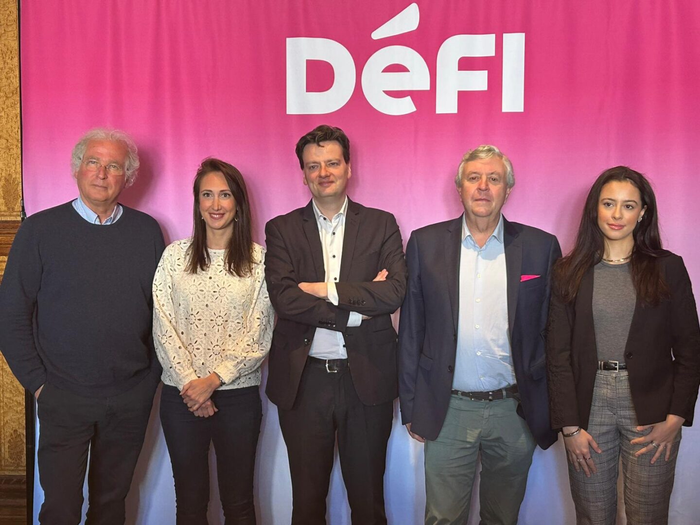 Conférence de presse fédérale bruxelloise avec, de gauche à droite, Didier Gosuin, Sophie Rohonyi, François De Smet, Michel Claise et Lamia El Mansouri