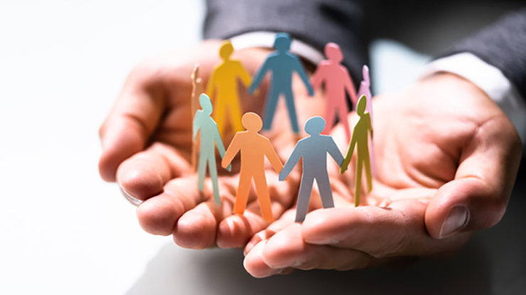 La laïcité politique garantit l’indépendance de l’Etat et protège toutes les convictions religieuses, politiques ou philosophiques en faisant en sorte qu’aucune d’elle ne s’impose aux autres.